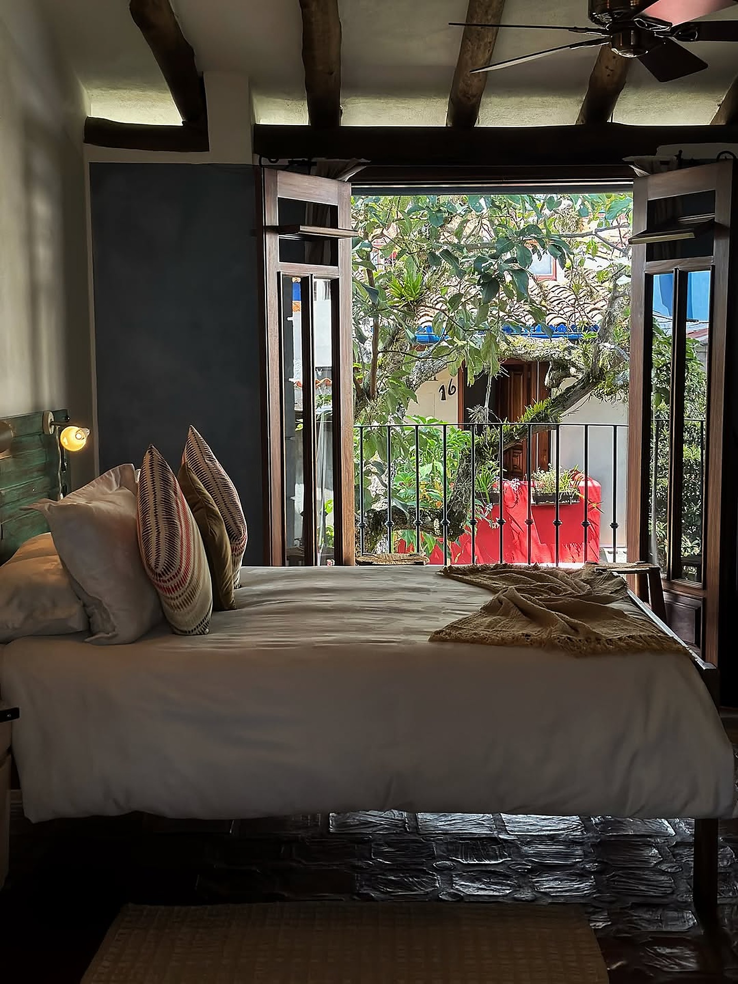 Habitación doble que se abre al jardín